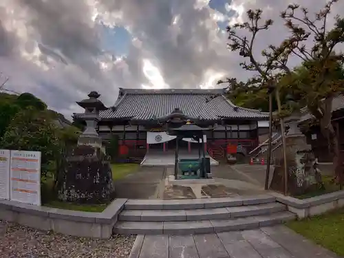 大光普照寺の本殿