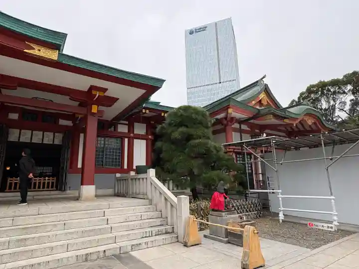 日枝神社の{uncategorized: "未分類", other: "その他", undefined: "問題あり", building: "その他建物", grave: "お墓", sacred_gate: "鳥居", guardian: "狛犬", statue: "像", buddha: "仏像", history: "歴史", nature: "自然", garden: "庭園", animal: "動物", pagoda: "塔", temizu: "手水舎", mountain_gate: "山門・神門", sanctuary: "本殿・本堂", subordinate: "末社・摂社", art: "芸術", scenery: "景色", jizo: "地蔵", ema: "絵馬", goshuin: "御朱印", omikuji: "おみくじ", items: "授与品その他", amulet: "お守り", goshuincho: "御朱印帳", eats: "食事", festival: "お祭り", votive_dance: "神楽", shichigosan: "七五三参", wedding: "結婚式", experience: "体験その他", initially: "初詣", around: "周辺", anti_infection: "感染症対策"}