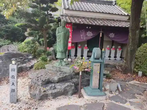 寳珠院（常楽寺）の像