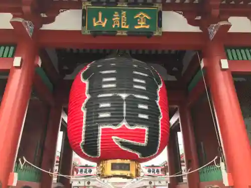 浅草寺の山門