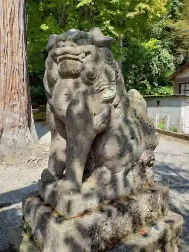 下梨地主神社の狛犬