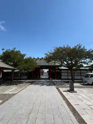 白老八幡神社の{uncategorized: "未分類", other: "その他", undefined: "問題あり", building: "その他建物", grave: "お墓", sacred_gate: "鳥居", guardian: "狛犬", statue: "像", buddha: "仏像", history: "歴史", nature: "自然", garden: "庭園", animal: "動物", pagoda: "塔", temizu: "手水舎", mountain_gate: "山門・神門", sanctuary: "本殿・本堂", subordinate: "末社・摂社", art: "芸術", scenery: "景色", jizo: "地蔵", ema: "絵馬", goshuin: "御朱印", omikuji: "おみくじ", items: "授与品その他", amulet: "お守り", goshuincho: "御朱印帳", eats: "食事", festival: "お祭り", votive_dance: "神楽", shichigosan: "七五三参", wedding: "結婚式", experience: "体験その他", initially: "初詣", around: "周辺", anti_infection: "感染症対策"}