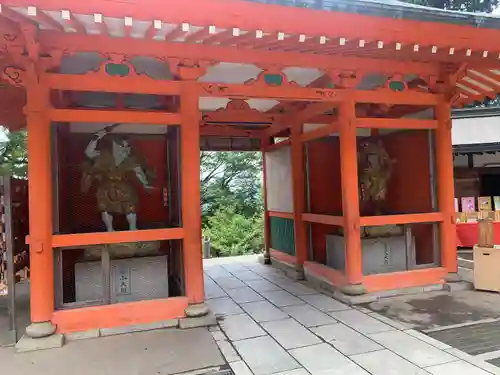 高尾山薬王院の山門・神門