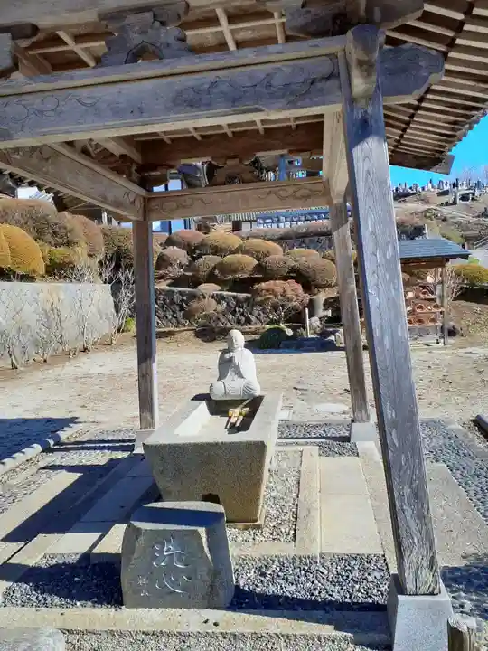 華蔵寺の手水舎