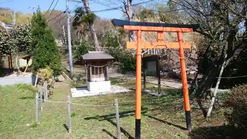 医王寺薬師堂(恩田薬師堂)の末社・摂社