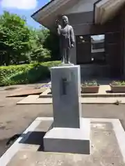 桜町二宮神社の像