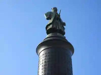 靖國神社の像