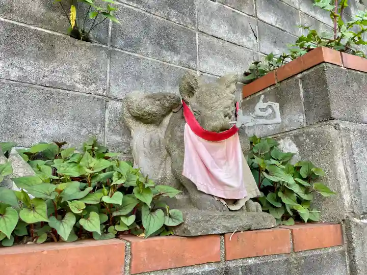 徳寿院の{uncategorized: "未分類", other: "その他", undefined: "問題あり", building: "その他建物", grave: "お墓", sacred_gate: "鳥居", guardian: "狛犬", statue: "像", buddha: "仏像", history: "歴史", nature: "自然", garden: "庭園", animal: "動物", pagoda: "塔", temizu: "手水舎", mountain_gate: "山門・神門", sanctuary: "本殿・本堂", subordinate: "末社・摂社", art: "芸術", scenery: "景色", jizo: "地蔵", ema: "絵馬", goshuin: "御朱印", omikuji: "おみくじ", items: "授与品その他", amulet: "お守り", goshuincho: "御朱印帳", eats: "食事", festival: "お祭り", votive_dance: "神楽", shichigosan: "七五三参", wedding: "結婚式", experience: "体験その他", initially: "初詣", around: "周辺", anti_infection: "感染症対策"}