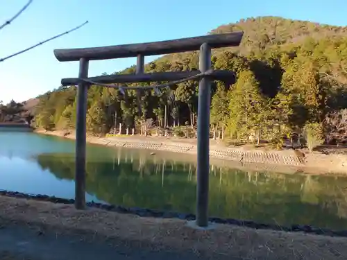 三上神社の鳥居