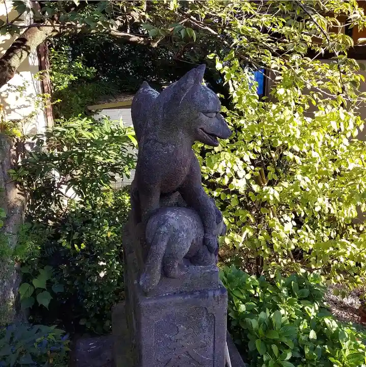 烏森稲荷神社の狛犬
