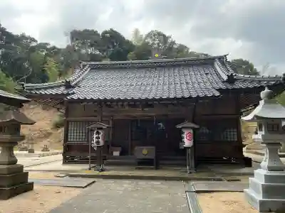 佐香神社の{uncategorized: "未分類", other: "その他", undefined: "問題あり", building: "その他建物", grave: "お墓", sacred_gate: "鳥居", guardian: "狛犬", statue: "像", buddha: "仏像", history: "歴史", nature: "自然", garden: "庭園", animal: "動物", pagoda: "塔", temizu: "手水舎", mountain_gate: "山門・神門", sanctuary: "本殿・本堂", subordinate: "末社・摂社", art: "芸術", scenery: "景色", jizo: "地蔵", ema: "絵馬", goshuin: "御朱印", omikuji: "おみくじ", items: "授与品その他", amulet: "お守り", goshuincho: "御朱印帳", eats: "食事", festival: "お祭り", votive_dance: "神楽", shichigosan: "七五三参", wedding: "結婚式", experience: "体験その他", initially: "初詣", around: "周辺", anti_infection: "感染症対策"}