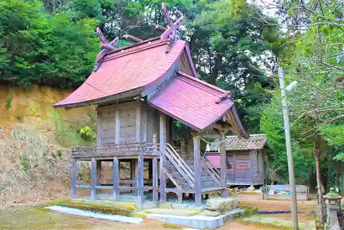 弥多仁神社の本殿