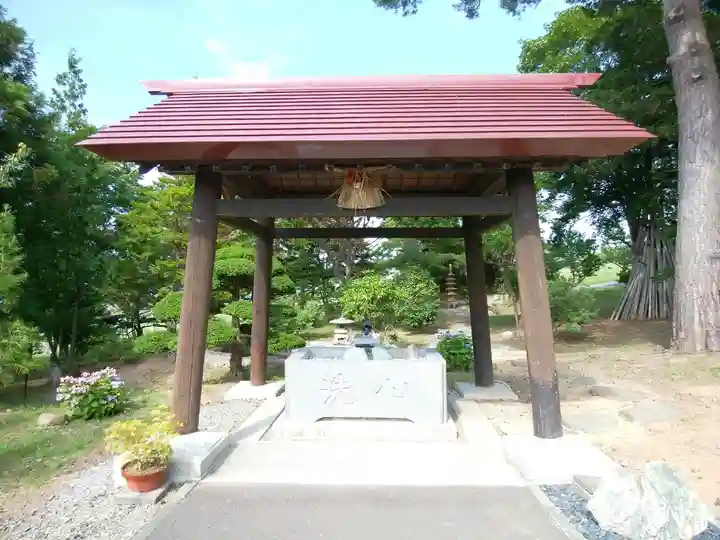 仁木神社の手水舎