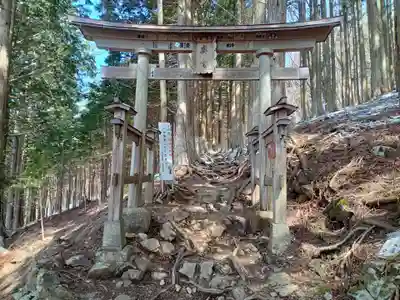 三峯神社奥宮の鳥居