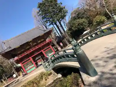 根津神社の山門・神門