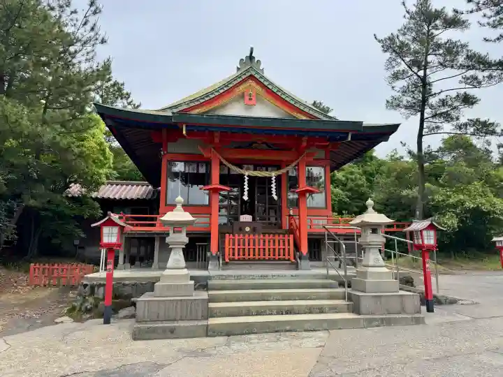 月讀神社の{uncategorized: "未分類", other: "その他", undefined: "問題あり", building: "その他建物", grave: "お墓", sacred_gate: "鳥居", guardian: "狛犬", statue: "像", buddha: "仏像", history: "歴史", nature: "自然", garden: "庭園", animal: "動物", pagoda: "塔", temizu: "手水舎", mountain_gate: "山門・神門", sanctuary: "本殿・本堂", subordinate: "末社・摂社", art: "芸術", scenery: "景色", jizo: "地蔵", ema: "絵馬", goshuin: "御朱印", omikuji: "おみくじ", items: "授与品その他", amulet: "お守り", goshuincho: "御朱印帳", eats: "食事", festival: "お祭り", votive_dance: "神楽", shichigosan: "七五三参", wedding: "結婚式", experience: "体験その他", initially: "初詣", around: "周辺", anti_infection: "感染症対策"}