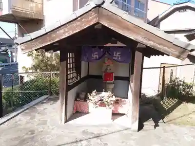 子安地蔵堂の末社・摂社