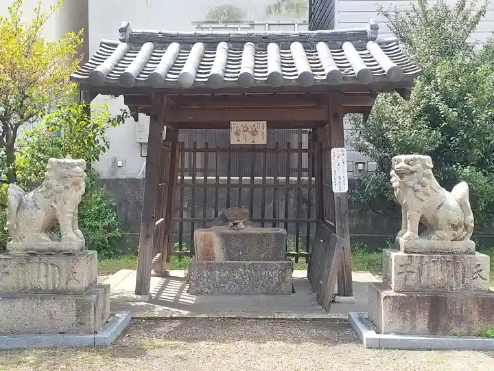 柴島神社の{uncategorized: "未分類", other: "その他", undefined: "問題あり", building: "その他建物", grave: "お墓", sacred_gate: "鳥居", guardian: "狛犬", statue: "像", buddha: "仏像", history: "歴史", nature: "自然", garden: "庭園", animal: "動物", pagoda: "塔", temizu: "手水舎", mountain_gate: "山門・神門", sanctuary: "本殿・本堂", subordinate: "末社・摂社", art: "芸術", scenery: "景色", jizo: "地蔵", ema: "絵馬", goshuin: "御朱印", omikuji: "おみくじ", items: "授与品その他", amulet: "お守り", goshuincho: "御朱印帳", eats: "食事", festival: "お祭り", votive_dance: "神楽", shichigosan: "七五三参", wedding: "結婚式", experience: "体験その他", initially: "初詣", around: "周辺", anti_infection: "感染症対策"}