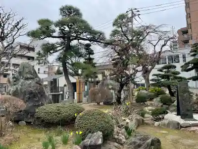 善慶寺の{uncategorized: "未分類", other: "その他", undefined: "問題あり", building: "その他建物", grave: "お墓", sacred_gate: "鳥居", guardian: "狛犬", statue: "像", buddha: "仏像", history: "歴史", nature: "自然", garden: "庭園", animal: "動物", pagoda: "塔", temizu: "手水舎", mountain_gate: "山門・神門", sanctuary: "本殿・本堂", subordinate: "末社・摂社", art: "芸術", scenery: "景色", jizo: "地蔵", ema: "絵馬", goshuin: "御朱印", omikuji: "おみくじ", items: "授与品その他", amulet: "お守り", goshuincho: "御朱印帳", eats: "食事", festival: "お祭り", votive_dance: "神楽", shichigosan: "七五三参", wedding: "結婚式", experience: "体験その他", initially: "初詣", around: "周辺", anti_infection: "感染症対策"}