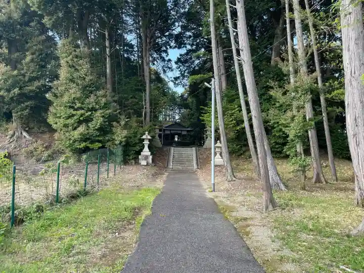 大寳神社の{uncategorized: "未分類", other: "その他", undefined: "問題あり", building: "その他建物", grave: "お墓", sacred_gate: "鳥居", guardian: "狛犬", statue: "像", buddha: "仏像", history: "歴史", nature: "自然", garden: "庭園", animal: "動物", pagoda: "塔", temizu: "手水舎", mountain_gate: "山門・神門", sanctuary: "本殿・本堂", subordinate: "末社・摂社", art: "芸術", scenery: "景色", jizo: "地蔵", ema: "絵馬", goshuin: "御朱印", omikuji: "おみくじ", items: "授与品その他", amulet: "お守り", goshuincho: "御朱印帳", eats: "食事", festival: "お祭り", votive_dance: "神楽", shichigosan: "七五三参", wedding: "結婚式", experience: "体験その他", initially: "初詣", around: "周辺", anti_infection: "感染症対策"}