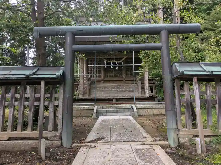 横山神社の{uncategorized: "未分類", other: "その他", undefined: "問題あり", building: "その他建物", grave: "お墓", sacred_gate: "鳥居", guardian: "狛犬", statue: "像", buddha: "仏像", history: "歴史", nature: "自然", garden: "庭園", animal: "動物", pagoda: "塔", temizu: "手水舎", mountain_gate: "山門・神門", sanctuary: "本殿・本堂", subordinate: "末社・摂社", art: "芸術", scenery: "景色", jizo: "地蔵", ema: "絵馬", goshuin: "御朱印", omikuji: "おみくじ", items: "授与品その他", amulet: "お守り", goshuincho: "御朱印帳", eats: "食事", festival: "お祭り", votive_dance: "神楽", shichigosan: "七五三参", wedding: "結婚式", experience: "体験その他", initially: "初詣", around: "周辺", anti_infection: "感染症対策"}