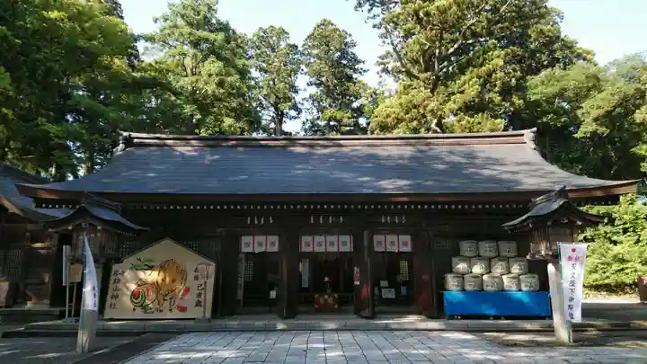 雄山神社前立社壇の本殿・本堂