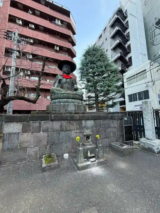 太宗寺の{uncategorized: "未分類", other: "その他", undefined: "問題あり", building: "その他建物", grave: "お墓", sacred_gate: "鳥居", guardian: "狛犬", statue: "像", buddha: "仏像", history: "歴史", nature: "自然", garden: "庭園", animal: "動物", pagoda: "塔", temizu: "手水舎", mountain_gate: "山門・神門", sanctuary: "本殿・本堂", subordinate: "末社・摂社", art: "芸術", scenery: "景色", jizo: "地蔵", ema: "絵馬", goshuin: "御朱印", omikuji: "おみくじ", items: "授与品その他", amulet: "お守り", goshuincho: "御朱印帳", eats: "食事", festival: "お祭り", votive_dance: "神楽", shichigosan: "七五三参", wedding: "結婚式", experience: "体験その他", initially: "初詣", around: "周辺", anti_infection: "感染症対策"}