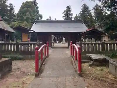 二宮赤城神社の山門・神門