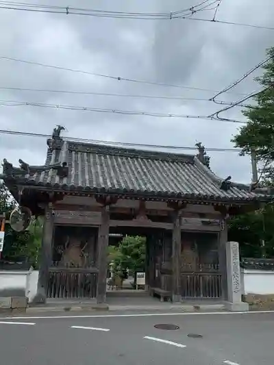 穴太寺の山門