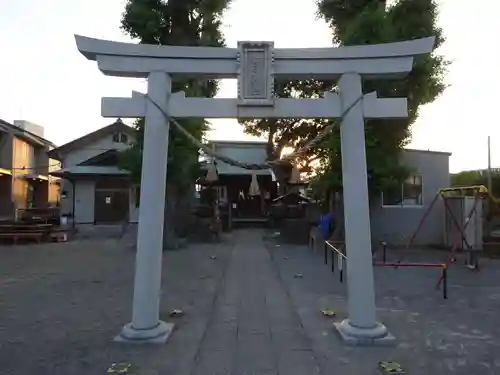 春日神社（下妙典）の鳥居