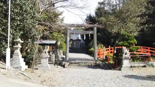 赤尾渋垂郡辺神社の鳥居