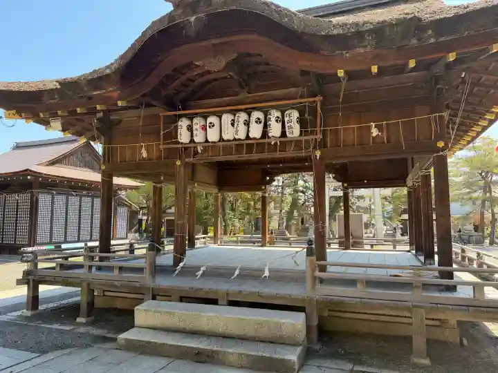 長浜八幡宮の{uncategorized: "未分類", other: "その他", undefined: "問題あり", building: "その他建物", grave: "お墓", sacred_gate: "鳥居", guardian: "狛犬", statue: "像", buddha: "仏像", history: "歴史", nature: "自然", garden: "庭園", animal: "動物", pagoda: "塔", temizu: "手水舎", mountain_gate: "山門・神門", sanctuary: "本殿・本堂", subordinate: "末社・摂社", art: "芸術", scenery: "景色", jizo: "地蔵", ema: "絵馬", goshuin: "御朱印", omikuji: "おみくじ", items: "授与品その他", amulet: "お守り", goshuincho: "御朱印帳", eats: "食事", festival: "お祭り", votive_dance: "神楽", shichigosan: "七五三参", wedding: "結婚式", experience: "体験その他", initially: "初詣", around: "周辺", anti_infection: "感染症対策"}