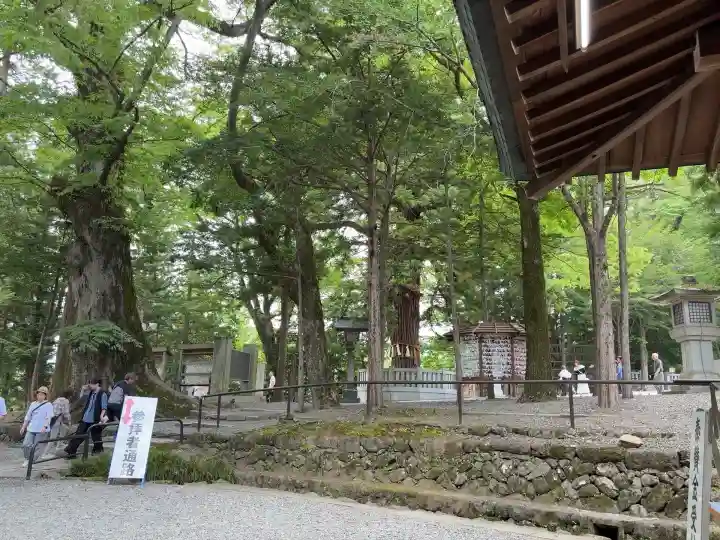 諏訪大社下社秋宮(長野県)