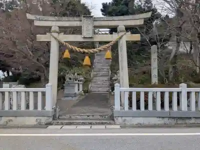 宇賀神社の{uncategorized: "未分類", other: "その他", undefined: "問題あり", building: "その他建物", grave: "お墓", sacred_gate: "鳥居", guardian: "狛犬", statue: "像", buddha: "仏像", history: "歴史", nature: "自然", garden: "庭園", animal: "動物", pagoda: "塔", temizu: "手水舎", mountain_gate: "山門・神門", sanctuary: "本殿・本堂", subordinate: "末社・摂社", art: "芸術", scenery: "景色", jizo: "地蔵", ema: "絵馬", goshuin: "御朱印", omikuji: "おみくじ", items: "授与品その他", amulet: "お守り", goshuincho: "御朱印帳", eats: "食事", festival: "お祭り", votive_dance: "神楽", shichigosan: "七五三参", wedding: "結婚式", experience: "体験その他", initially: "初詣", around: "周辺", anti_infection: "感染症対策"}