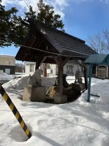 出雲神社の{uncategorized: "未分類", other: "その他", undefined: "問題あり", building: "その他建物", grave: "お墓", sacred_gate: "鳥居", guardian: "狛犬", statue: "像", buddha: "仏像", history: "歴史", nature: "自然", garden: "庭園", animal: "動物", pagoda: "塔", temizu: "手水舎", mountain_gate: "山門・神門", sanctuary: "本殿・本堂", subordinate: "末社・摂社", art: "芸術", scenery: "景色", jizo: "地蔵", ema: "絵馬", goshuin: "御朱印", omikuji: "おみくじ", items: "授与品その他", amulet: "お守り", goshuincho: "御朱印帳", eats: "食事", festival: "お祭り", votive_dance: "神楽", shichigosan: "七五三参", wedding: "結婚式", experience: "体験その他", initially: "初詣", around: "周辺", anti_infection: "感染症対策"}