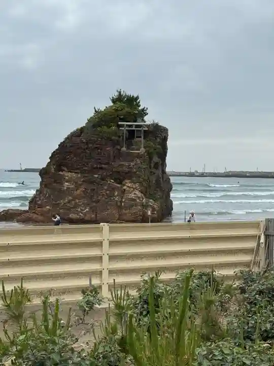 稲佐の浜 弁天島(島根県)