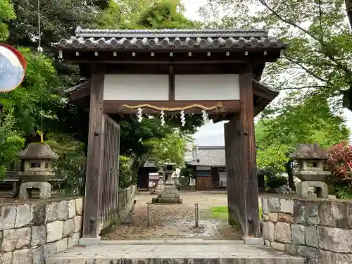 膳所神社の山門