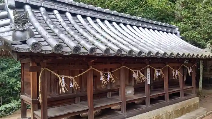 安仁神社の末社・摂社