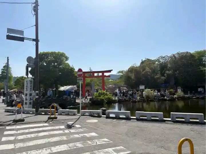 富士山本宮浅間大社の{uncategorized: "未分類", other: "その他", undefined: "問題あり", building: "その他建物", grave: "お墓", sacred_gate: "鳥居", guardian: "狛犬", statue: "像", buddha: "仏像", history: "歴史", nature: "自然", garden: "庭園", animal: "動物", pagoda: "塔", temizu: "手水舎", mountain_gate: "山門・神門", sanctuary: "本殿・本堂", subordinate: "末社・摂社", art: "芸術", scenery: "景色", jizo: "地蔵", ema: "絵馬", goshuin: "御朱印", omikuji: "おみくじ", items: "授与品その他", amulet: "お守り", goshuincho: "御朱印帳", eats: "食事", festival: "お祭り", votive_dance: "神楽", shichigosan: "七五三参", wedding: "結婚式", experience: "体験その他", initially: "初詣", around: "周辺", anti_infection: "感染症対策"}