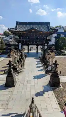 成田山新勝寺の山門・神門
