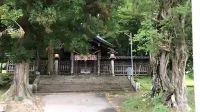 諏訪大社上社前宮の本殿・本堂