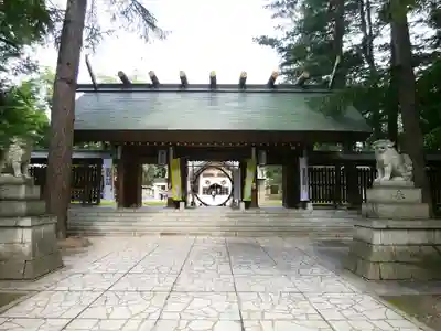 帯廣神社の山門・神門