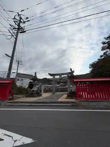 佐志八幡宮（佐志八幡神社）の{uncategorized: "未分類", other: "その他", undefined: "問題あり", building: "その他建物", grave: "お墓", sacred_gate: "鳥居", guardian: "狛犬", statue: "像", buddha: "仏像", history: "歴史", nature: "自然", garden: "庭園", animal: "動物", pagoda: "塔", temizu: "手水舎", mountain_gate: "山門・神門", sanctuary: "本殿・本堂", subordinate: "末社・摂社", art: "芸術", scenery: "景色", jizo: "地蔵", ema: "絵馬", goshuin: "御朱印", omikuji: "おみくじ", items: "授与品その他", amulet: "お守り", goshuincho: "御朱印帳", eats: "食事", festival: "お祭り", votive_dance: "神楽", shichigosan: "七五三参", wedding: "結婚式", experience: "体験その他", initially: "初詣", around: "周辺", anti_infection: "感染症対策"}