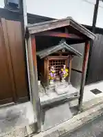 地蔵尊の{uncategorized: "未分類", other: "その他", undefined: "問題あり", building: "その他建物", grave: "お墓", sacred_gate: "鳥居", guardian: "狛犬", statue: "像", buddha: "仏像", history: "歴史", nature: "自然", garden: "庭園", animal: "動物", pagoda: "塔", temizu: "手水舎", mountain_gate: "山門・神門", sanctuary: "本殿・本堂", subordinate: "末社・摂社", art: "芸術", scenery: "景色", jizo: "地蔵", ema: "絵馬", goshuin: "御朱印", omikuji: "おみくじ", items: "授与品その他", amulet: "お守り", goshuincho: "御朱印帳", eats: "食事", festival: "お祭り", votive_dance: "神楽", shichigosan: "七五三参", wedding: "結婚式", experience: "体験その他", initially: "初詣", around: "周辺", anti_infection: "感染症対策"}