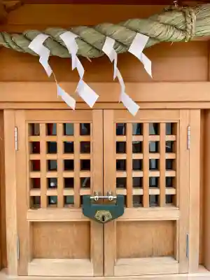 稲荷神社の{uncategorized: "未分類", other: "その他", undefined: "問題あり", building: "その他建物", grave: "お墓", sacred_gate: "鳥居", guardian: "狛犬", statue: "像", buddha: "仏像", history: "歴史", nature: "自然", garden: "庭園", animal: "動物", pagoda: "塔", temizu: "手水舎", mountain_gate: "山門・神門", sanctuary: "本殿・本堂", subordinate: "末社・摂社", art: "芸術", scenery: "景色", jizo: "地蔵", ema: "絵馬", goshuin: "御朱印", omikuji: "おみくじ", items: "授与品その他", amulet: "お守り", goshuincho: "御朱印帳", eats: "食事", festival: "お祭り", votive_dance: "神楽", shichigosan: "七五三参", wedding: "結婚式", experience: "体験その他", initially: "初詣", around: "周辺", anti_infection: "感染症対策"}