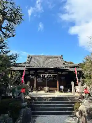 玉三稲荷神社の{uncategorized: "未分類", other: "その他", undefined: "問題あり", building: "その他建物", grave: "お墓", sacred_gate: "鳥居", guardian: "狛犬", statue: "像", buddha: "仏像", history: "歴史", nature: "自然", garden: "庭園", animal: "動物", pagoda: "塔", temizu: "手水舎", mountain_gate: "山門・神門", sanctuary: "本殿・本堂", subordinate: "末社・摂社", art: "芸術", scenery: "景色", jizo: "地蔵", ema: "絵馬", goshuin: "御朱印", omikuji: "おみくじ", items: "授与品その他", amulet: "お守り", goshuincho: "御朱印帳", eats: "食事", festival: "お祭り", votive_dance: "神楽", shichigosan: "七五三参", wedding: "結婚式", experience: "体験その他", initially: "初詣", around: "周辺", anti_infection: "感染症対策"}