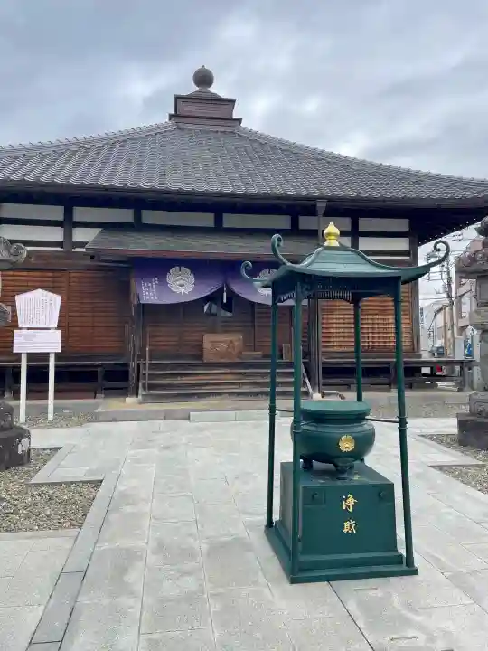 成田山 薬師堂(旧本堂)の{uncategorized: "未分類", other: "その他", undefined: "問題あり", building: "その他建物", grave: "お墓", sacred_gate: "鳥居", guardian: "狛犬", statue: "像", buddha: "仏像", history: "歴史", nature: "自然", garden: "庭園", animal: "動物", pagoda: "塔", temizu: "手水舎", mountain_gate: "山門・神門", sanctuary: "本殿・本堂", subordinate: "末社・摂社", art: "芸術", scenery: "景色", jizo: "地蔵", ema: "絵馬", goshuin: "御朱印", omikuji: "おみくじ", items: "授与品その他", amulet: "お守り", goshuincho: "御朱印帳", eats: "食事", festival: "お祭り", votive_dance: "神楽", shichigosan: "七五三参", wedding: "結婚式", experience: "体験その他", initially: "初詣", around: "周辺", anti_infection: "感染症対策"}