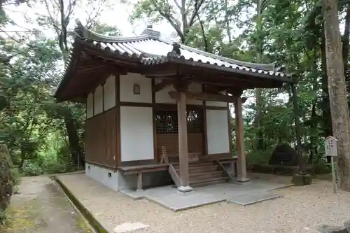 往馬坐伊古麻都比古神社の末社