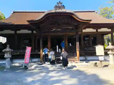 園城寺（三井寺）の{uncategorized: "未分類", other: "その他", undefined: "問題あり", building: "その他建物", grave: "お墓", sacred_gate: "鳥居", guardian: "狛犬", statue: "像", buddha: "仏像", history: "歴史", nature: "自然", garden: "庭園", animal: "動物", pagoda: "塔", temizu: "手水舎", mountain_gate: "山門・神門", sanctuary: "本殿・本堂", subordinate: "末社・摂社", art: "芸術", scenery: "景色", jizo: "地蔵", ema: "絵馬", goshuin: "御朱印", omikuji: "おみくじ", items: "授与品その他", amulet: "お守り", goshuincho: "御朱印帳", eats: "食事", festival: "お祭り", votive_dance: "神楽", shichigosan: "七五三参", wedding: "結婚式", experience: "体験その他", initially: "初詣", around: "周辺", anti_infection: "感染症対策"}