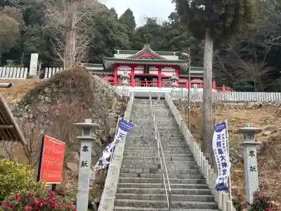 須賀神社の{uncategorized: "未分類", other: "その他", undefined: "問題あり", building: "その他建物", grave: "お墓", sacred_gate: "鳥居", guardian: "狛犬", statue: "像", buddha: "仏像", history: "歴史", nature: "自然", garden: "庭園", animal: "動物", pagoda: "塔", temizu: "手水舎", mountain_gate: "山門・神門", sanctuary: "本殿・本堂", subordinate: "末社・摂社", art: "芸術", scenery: "景色", jizo: "地蔵", ema: "絵馬", goshuin: "御朱印", omikuji: "おみくじ", items: "授与品その他", amulet: "お守り", goshuincho: "御朱印帳", eats: "食事", festival: "お祭り", votive_dance: "神楽", shichigosan: "七五三参", wedding: "結婚式", experience: "体験その他", initially: "初詣", around: "周辺", anti_infection: "感染症対策"}